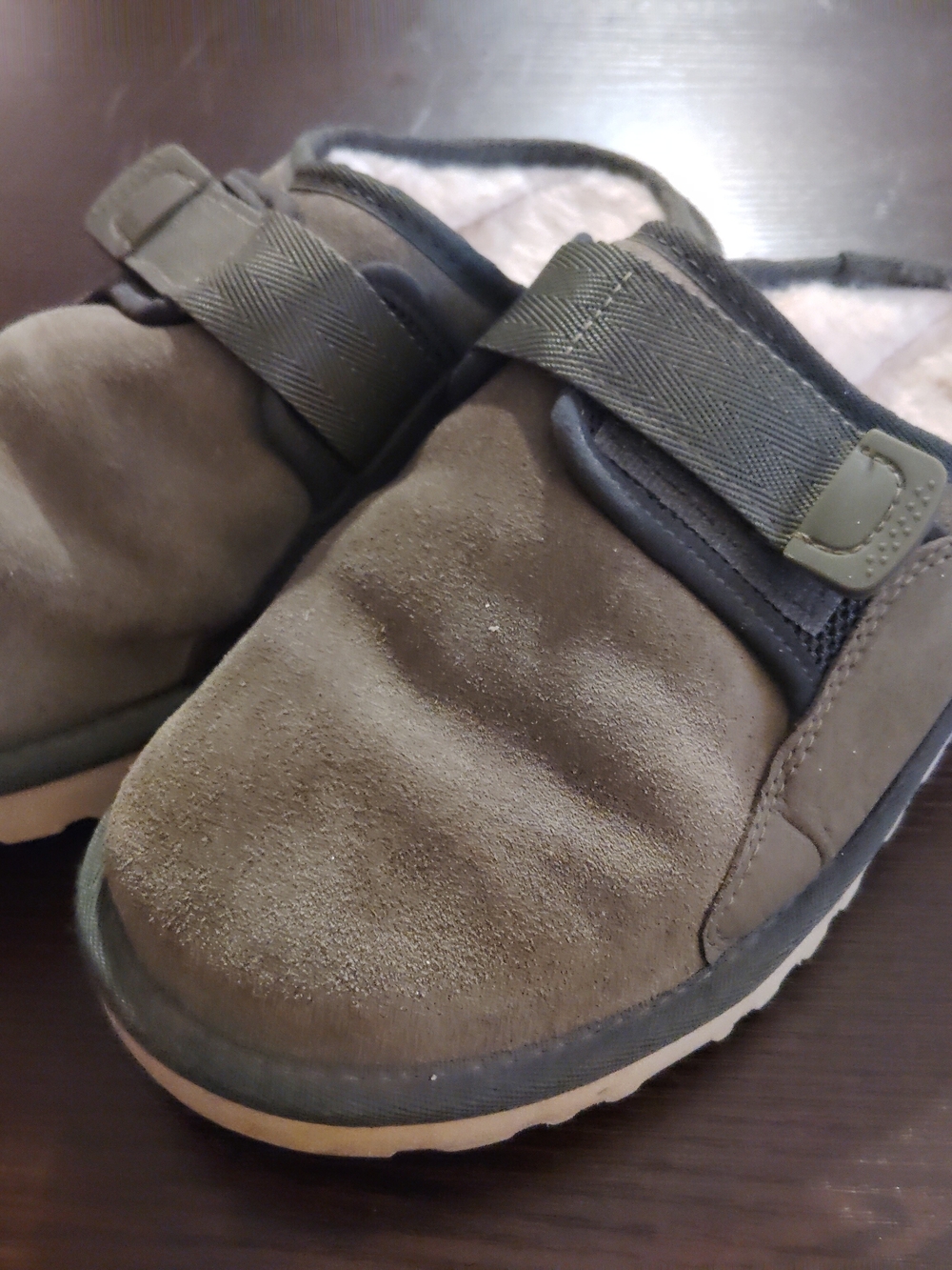Ugg Dune Sandals In Olive Green Mens Size 6 (=Women's 8)